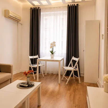 Victoriei Old Town Apartman